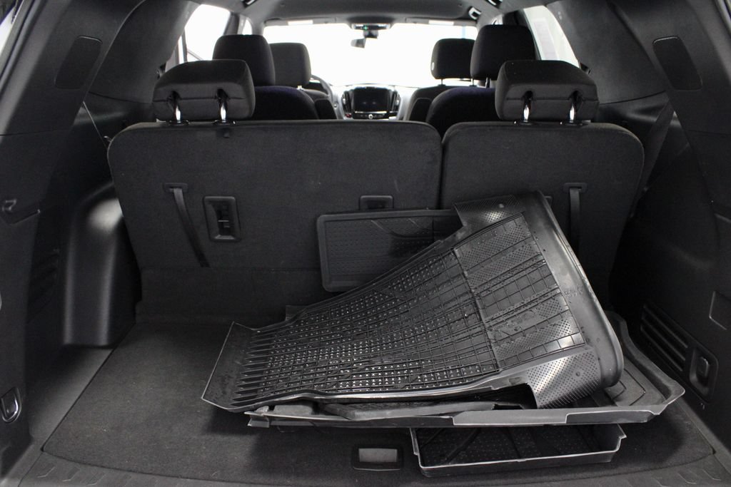 Used 2023 Chevrolet Traverse LT FWD image 15