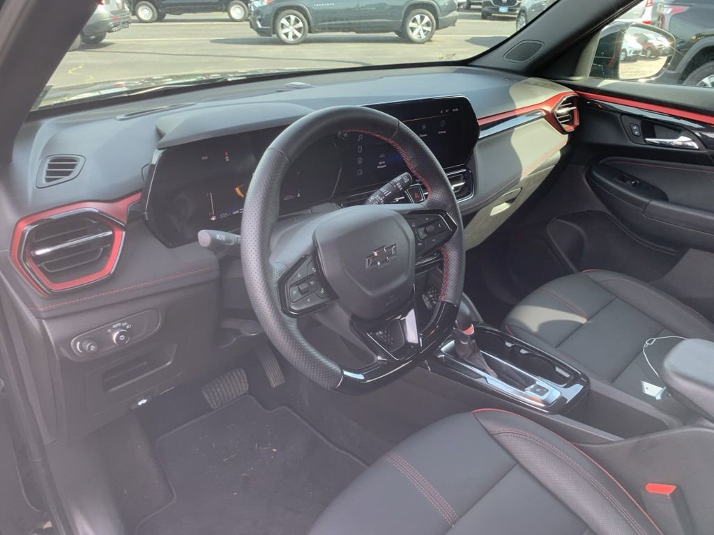 Used 2025 Chevrolet TrailBlazer RS w/ Convenience Package image 9