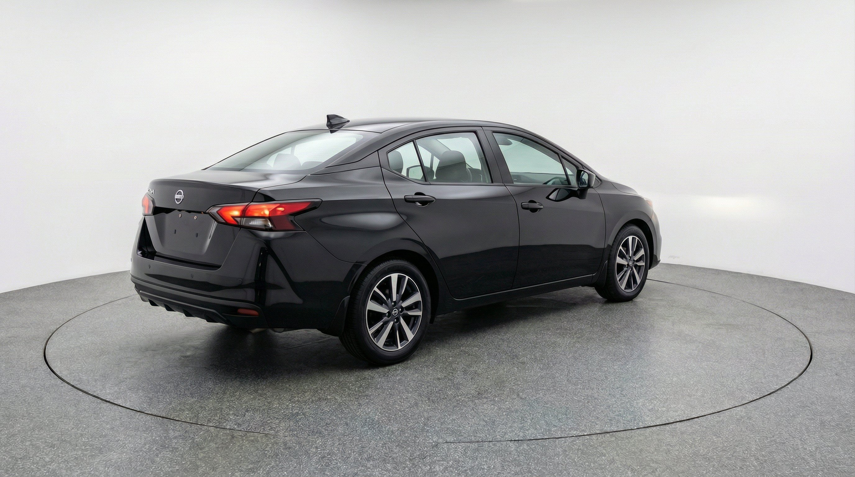 Used 2025 Nissan Versa SV FWD image 9