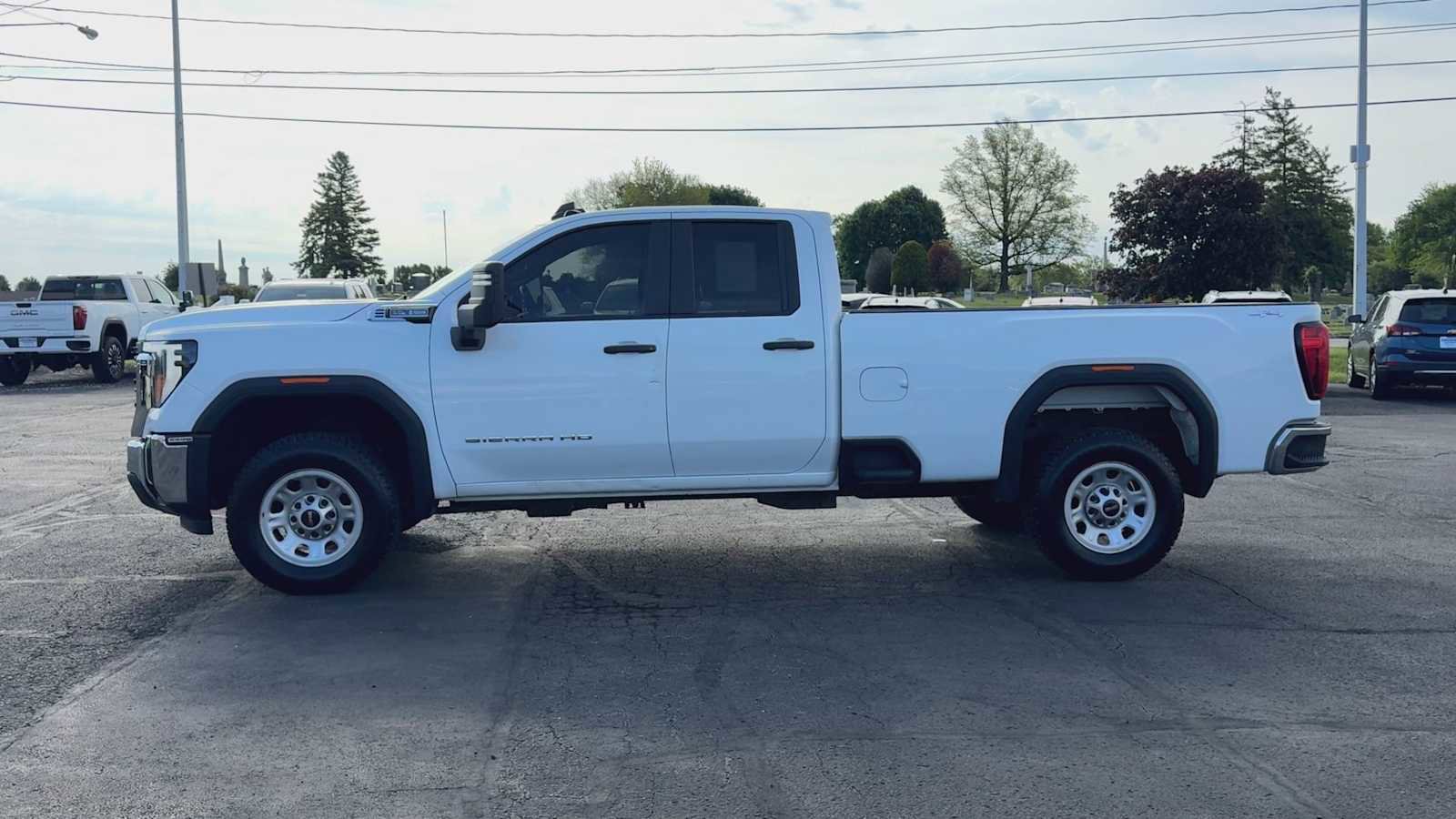 Used 2024 GMC Sierra 2500 Pro w/ Convenience Package AWD/4WD image 5