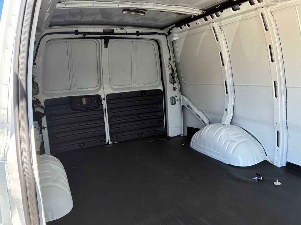New 2026 GMC Savana 2500 Extended w/ Safety Package RWD image 63