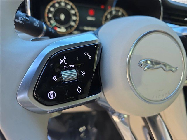 Used 2026 Jaguar F-PACE R-Dynamic S AWD/4WD image 17