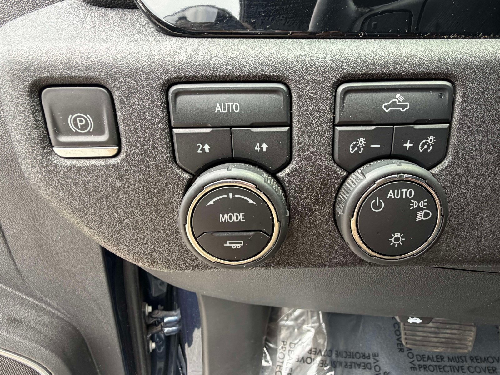 Used 2023 Chevrolet Silverado 1500 LT AWD/4WD image 21