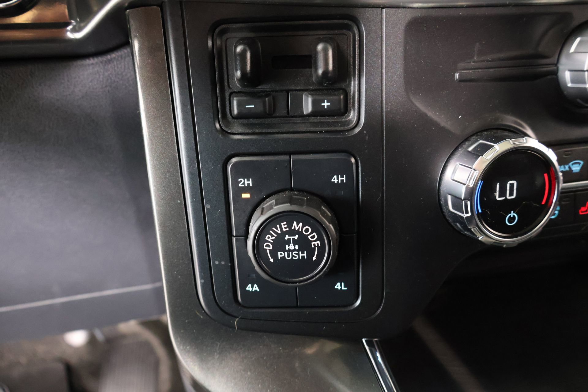 Used 2021 Ford F150 Lariat w/ Equipment Group 502A High AWD/4WD image 9