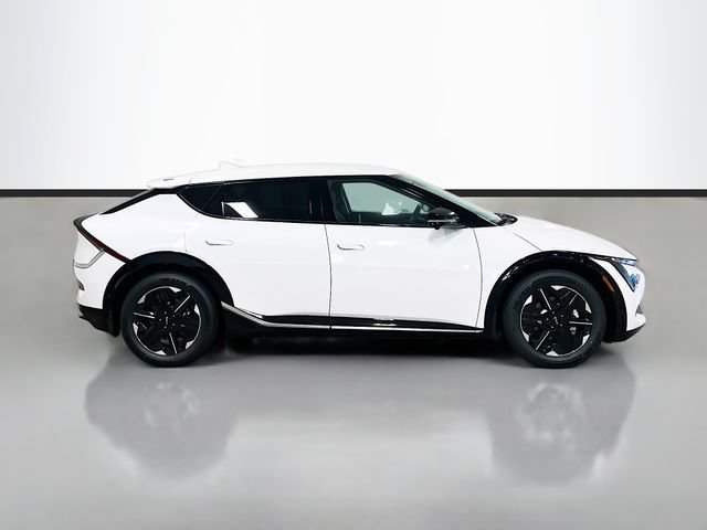 New 2026 Kia EV6 Wind RWD image 8
