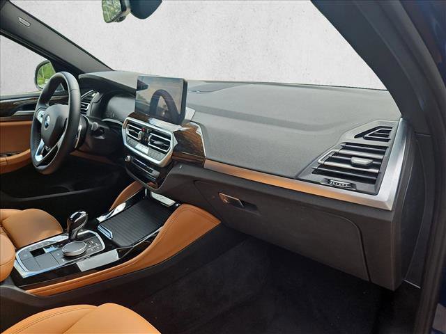 Used 2025 BMW X4 xDrive30i image 21