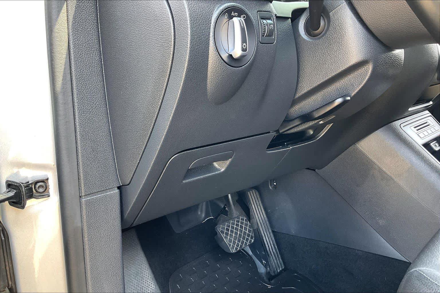 Used 2016 Volkswagen Tiguan S FWD image 35