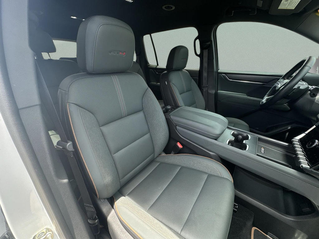 Used 2025 GMC Acadia AT4 AWD/4WD image 38