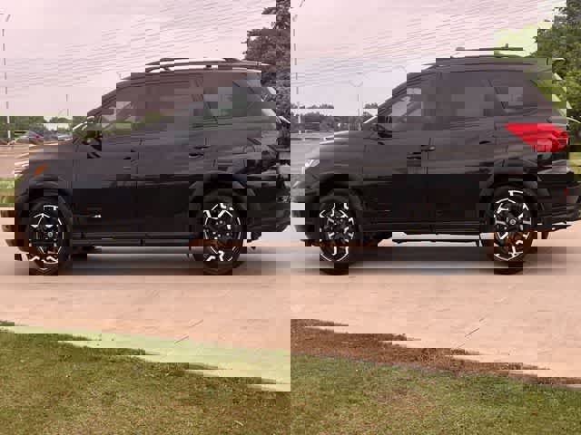 Used 2019 Nissan Pathfinder SL w/ Rock Creek Edition image 4