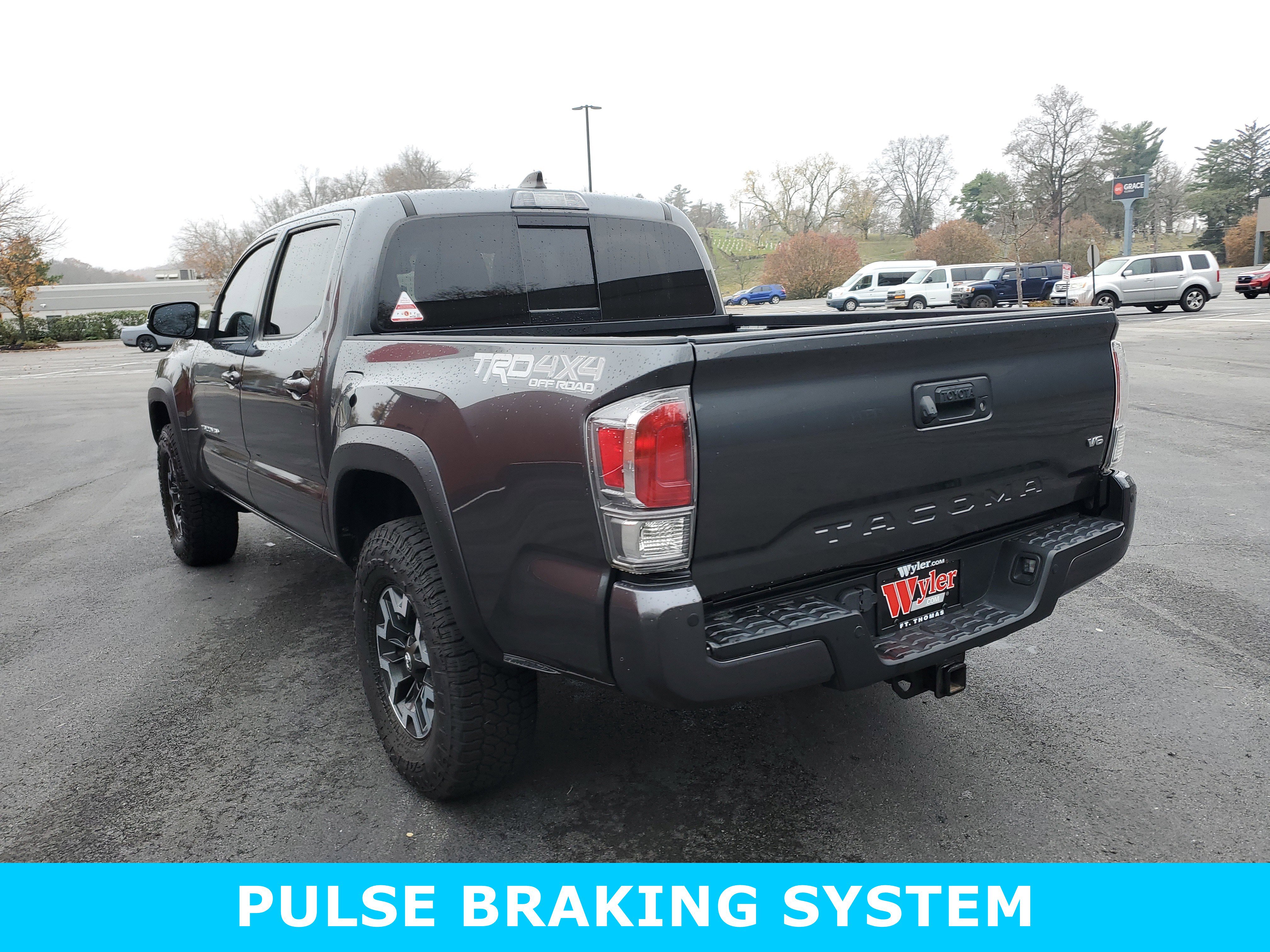 Used 2020 Toyota Tacoma TRD Off-Road image 7