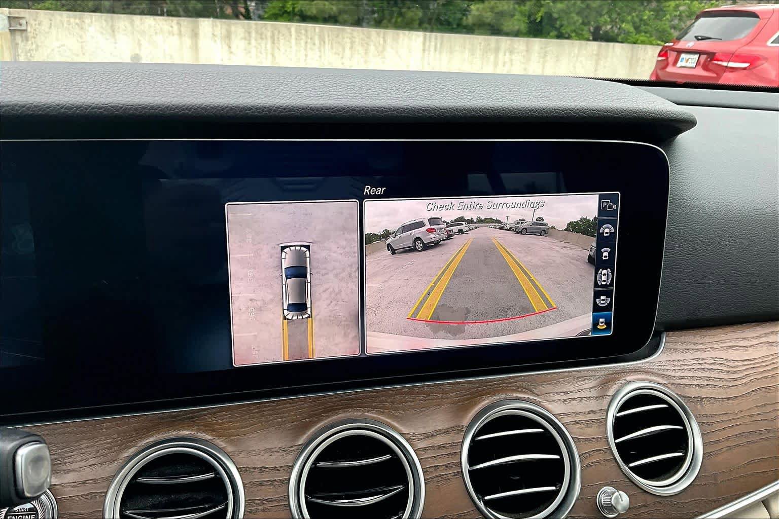 Used 2020 Mercedes-Benz E 350 4MATIC Sedan w/ Parking Assistance Package image 27