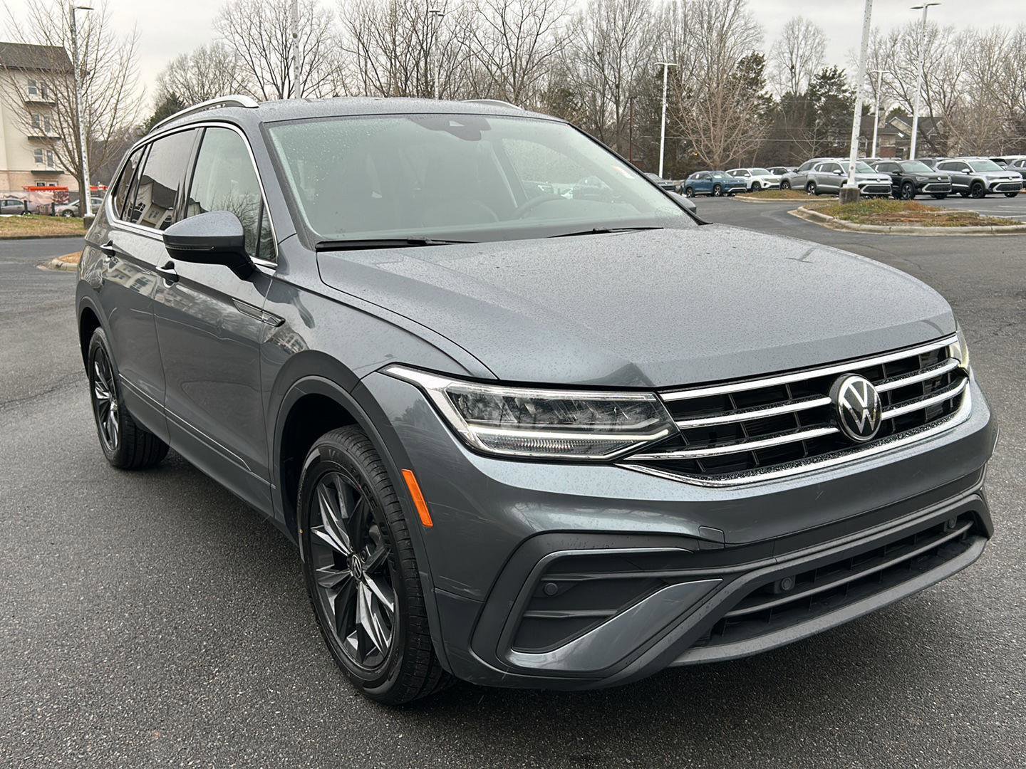 Used 2024 Volkswagen Tiguan SE image 10