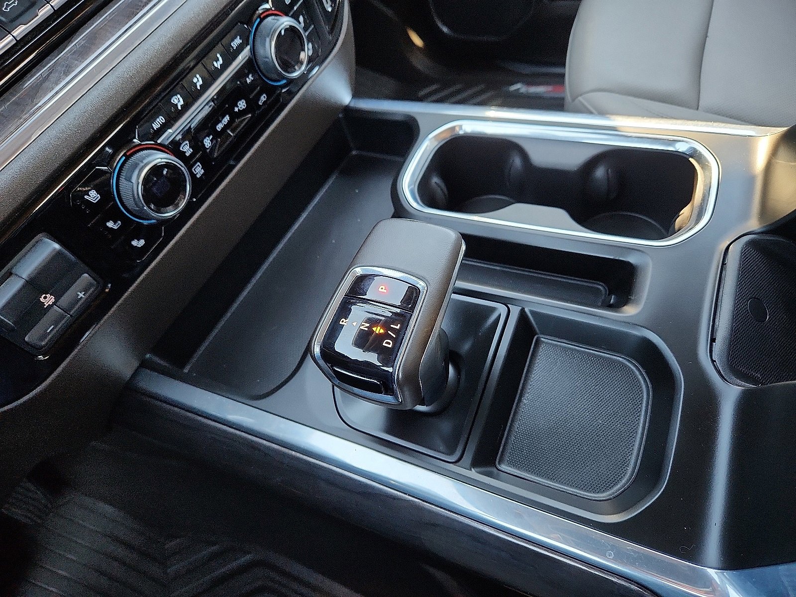 Used 2025 Chevrolet Silverado 1500 LTZ image 25