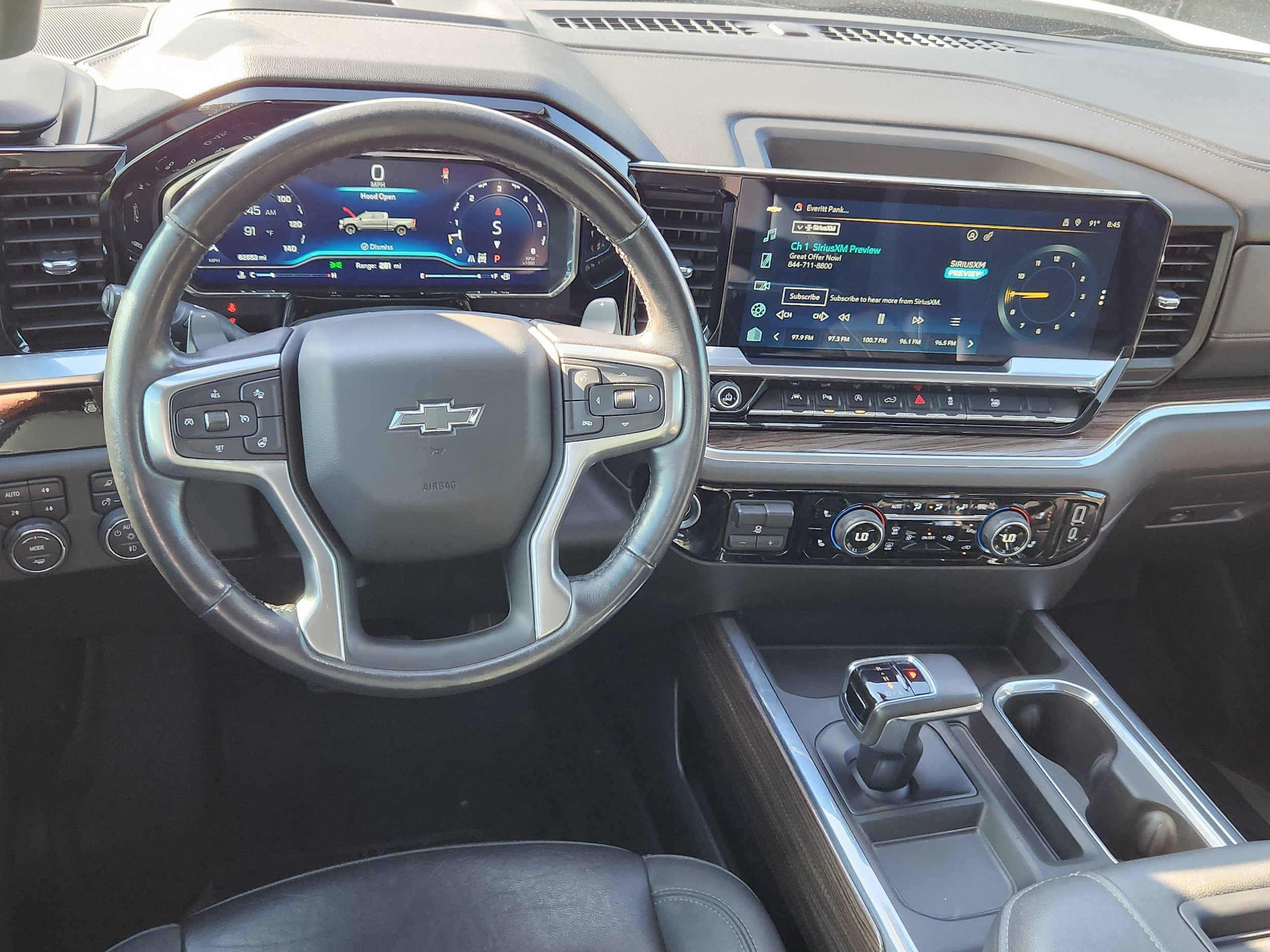 Used 2022 Chevrolet Silverado 1500 RST w/ Redline Edition AWD/4WD image 9