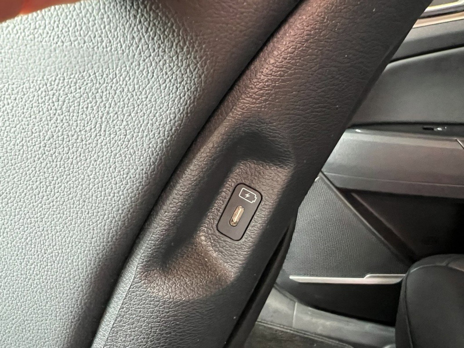 Used 2023 Kia Sportage EX image 13