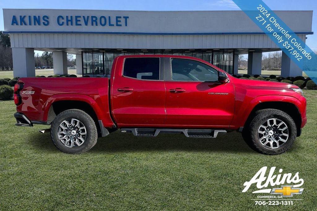 Used 2024 Chevrolet Colorado Z71 w/ Advanced Trailering Package AWD/4WD image 17