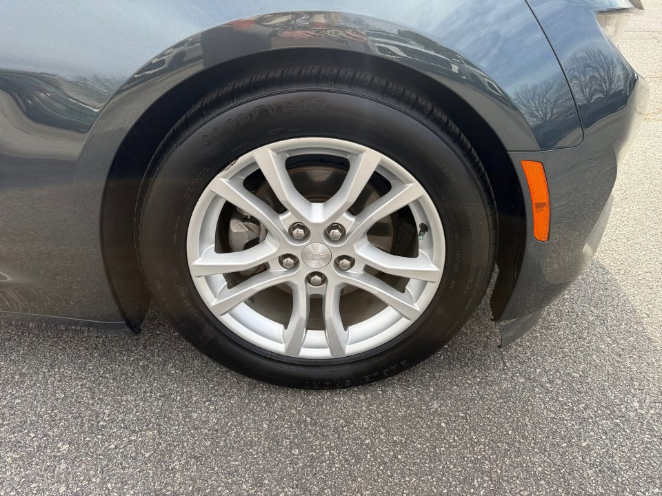 Used 2019 Chevrolet Camaro LS image 25