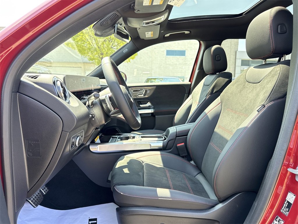 New 2026 Mercedes-Benz GLB 250 4MATIC image 11