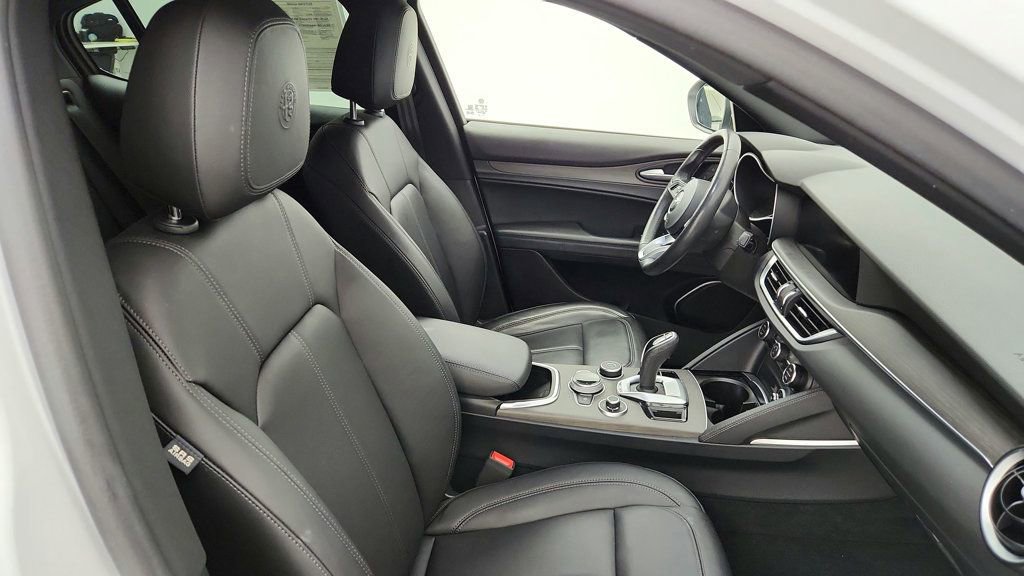 Used 2022 Alfa Romeo Stelvio Ti image 26
