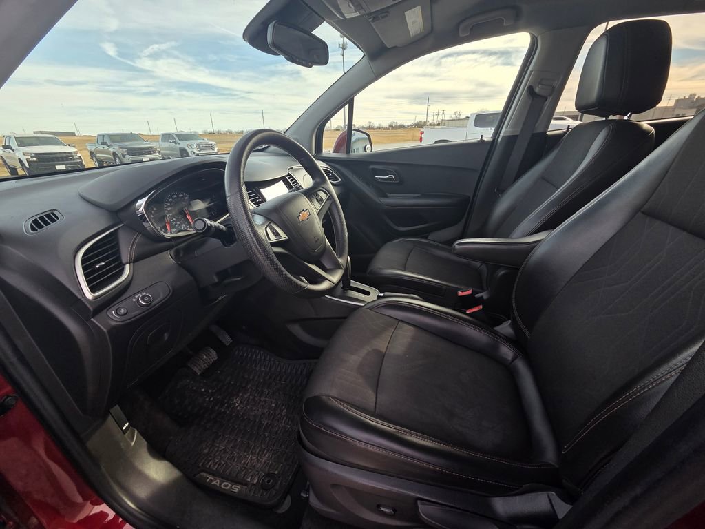 Used 2021 Chevrolet Trax LT image 12