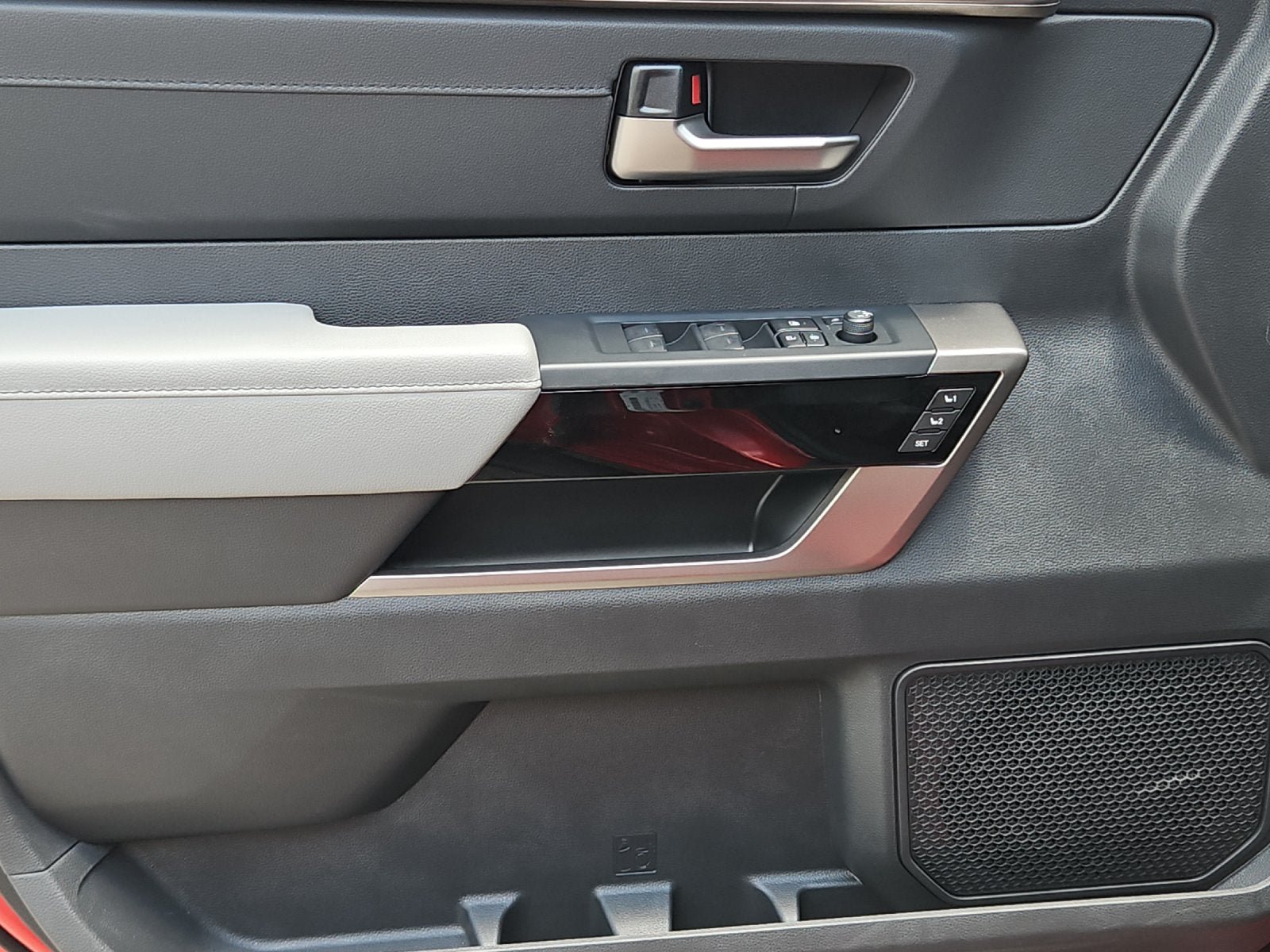 New 2026 Toyota Tundra Limited AWD/4WD image 12