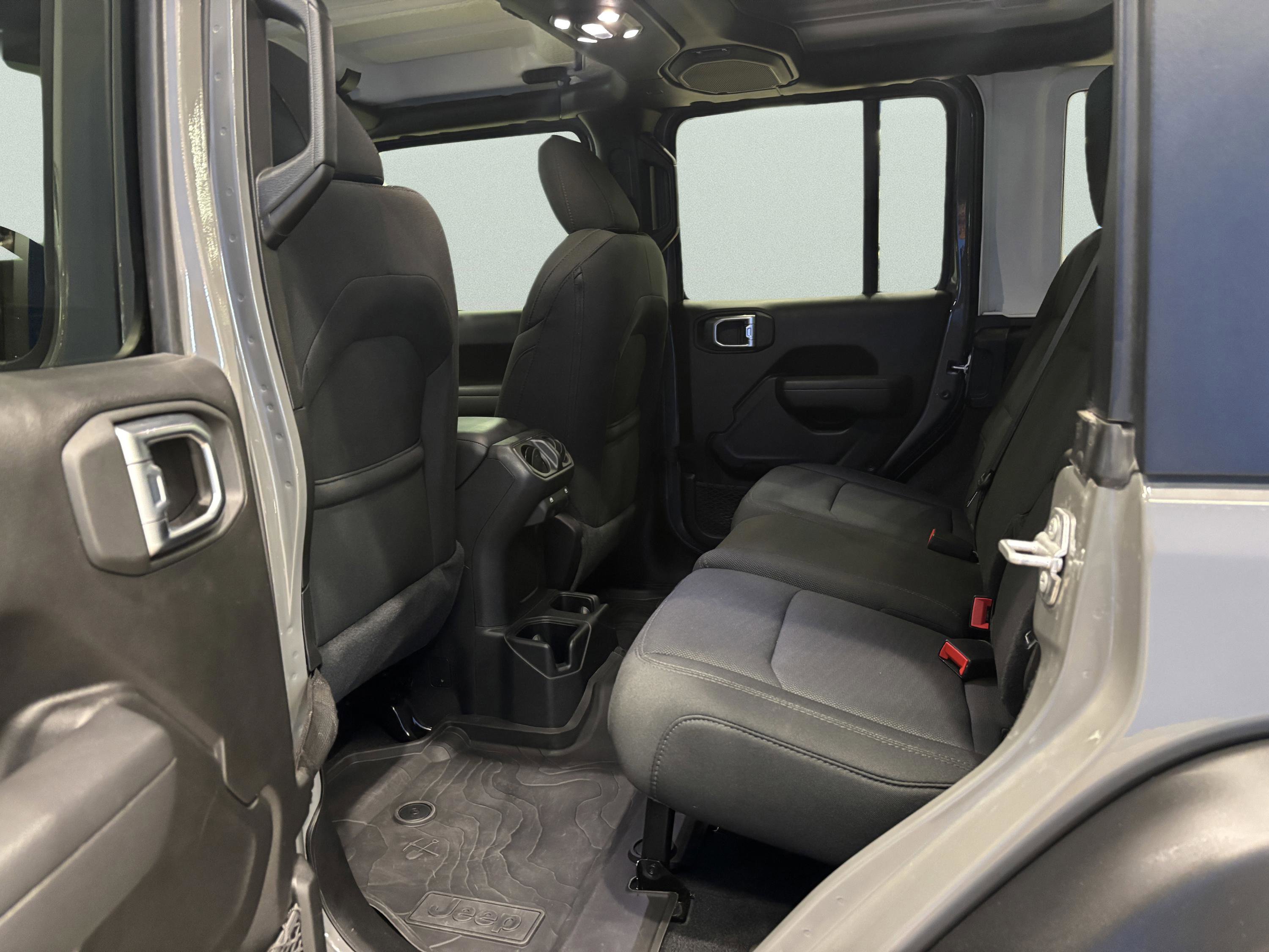 Used 2022 Jeep Wrangler Unlimited Sport AWD/4WD image 12
