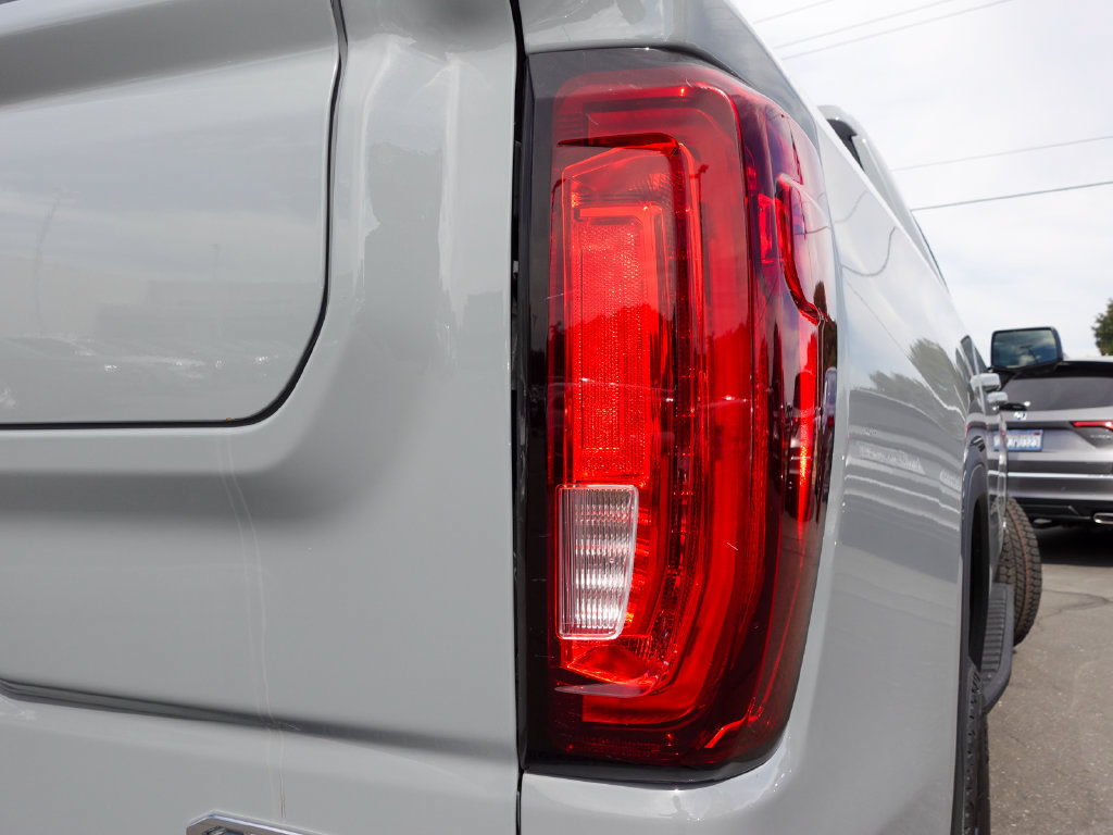 Used 2025 GMC Sierra 1500 AT4 w/ AT4 Premium Package AWD/4WD image 6