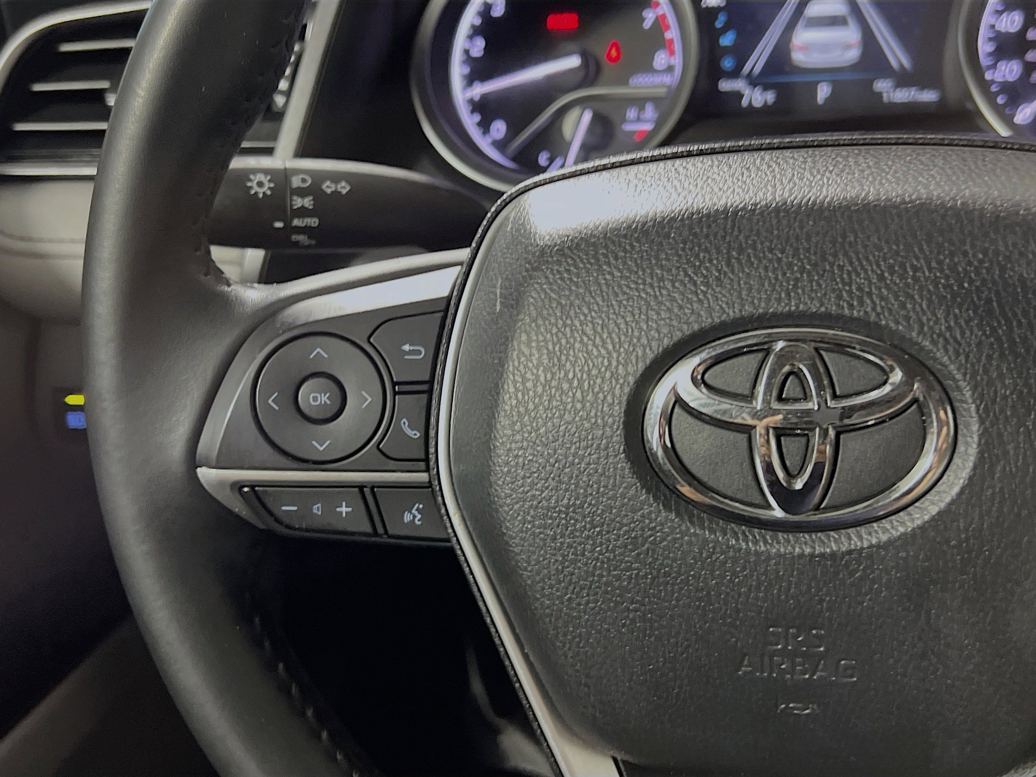 Used 2024 Toyota Camry XLE w/ Navigation Package image 19