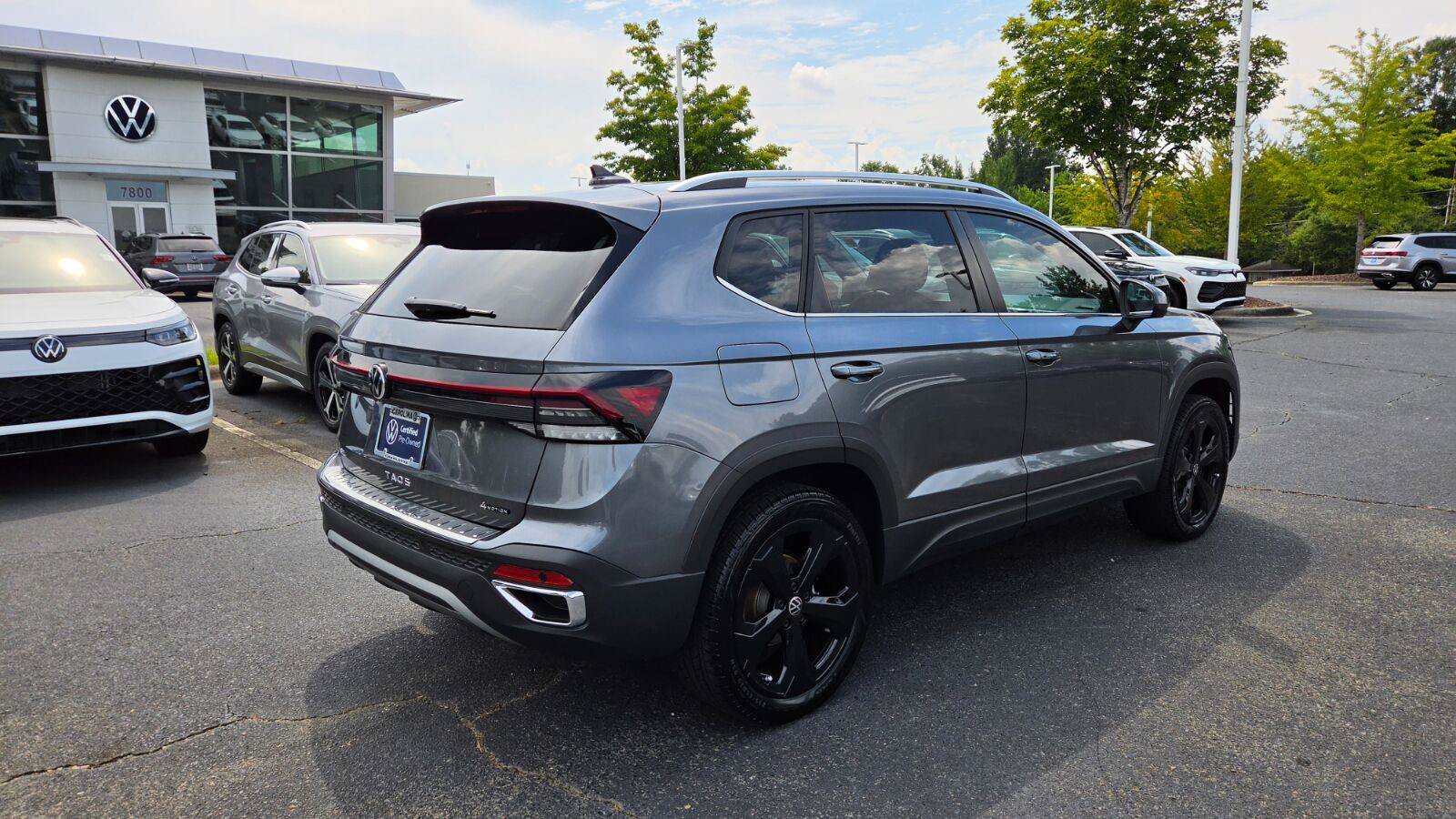 Certified 2025 Volkswagen Taos SEL w/ Black Wheel Plus Package AWD/4WD image 4