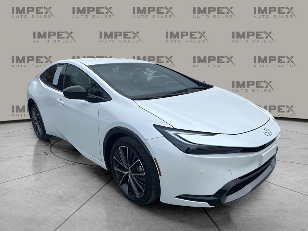Used 2025 Toyota Prius XLE image 7