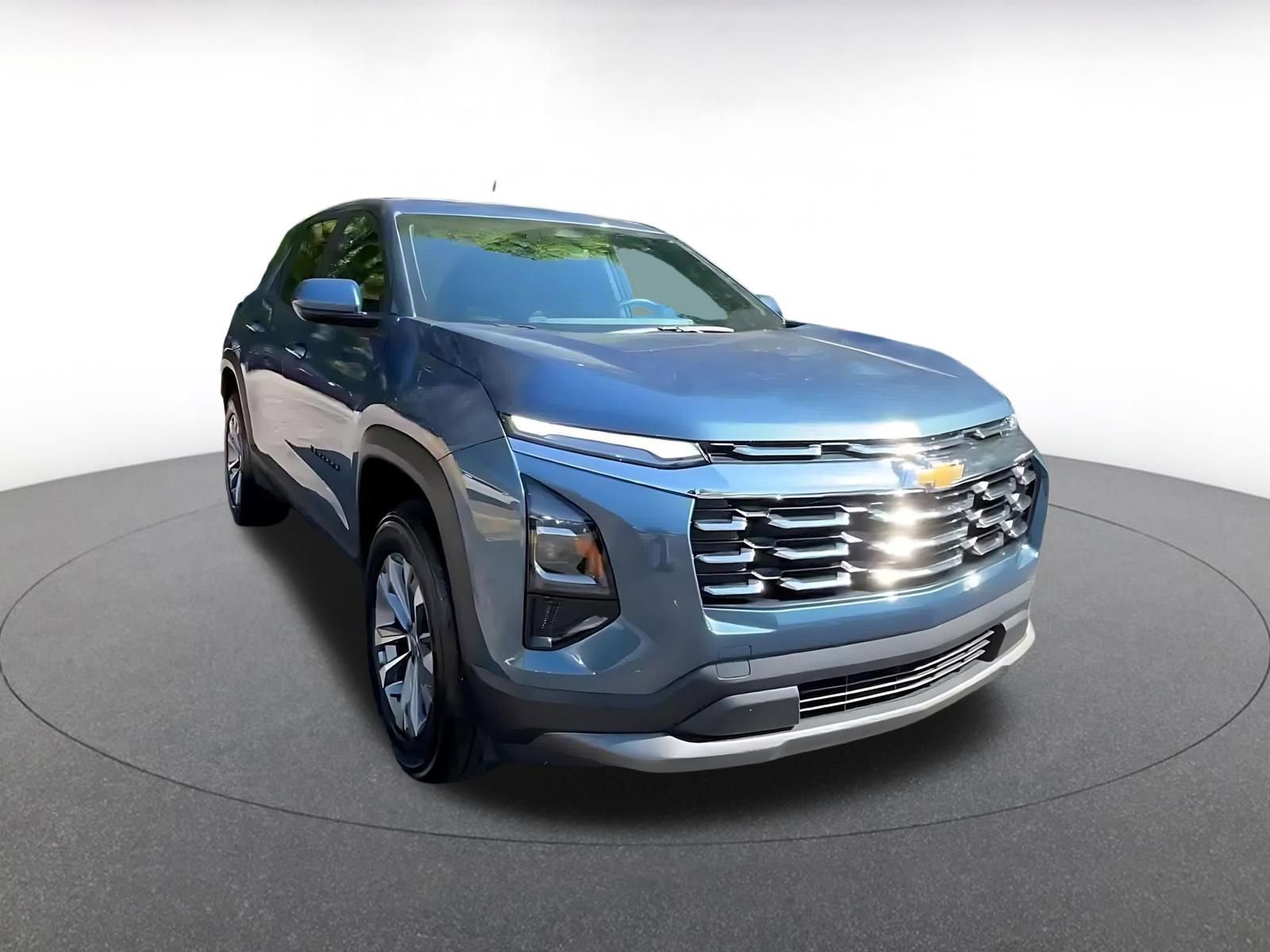 Used 2025 Chevrolet Equinox LT FWD image 3