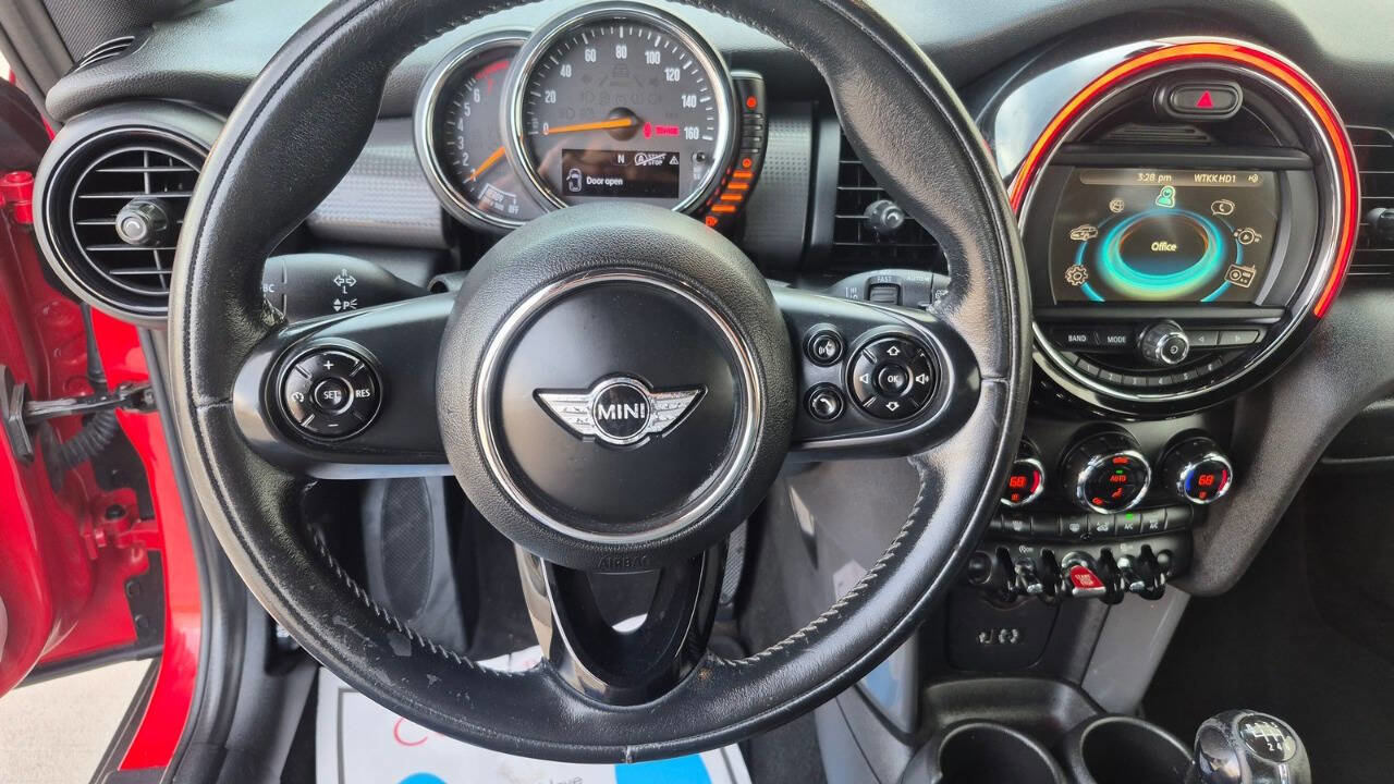 Used 2015 MINI Cooper 2-Door Hardtop image 31