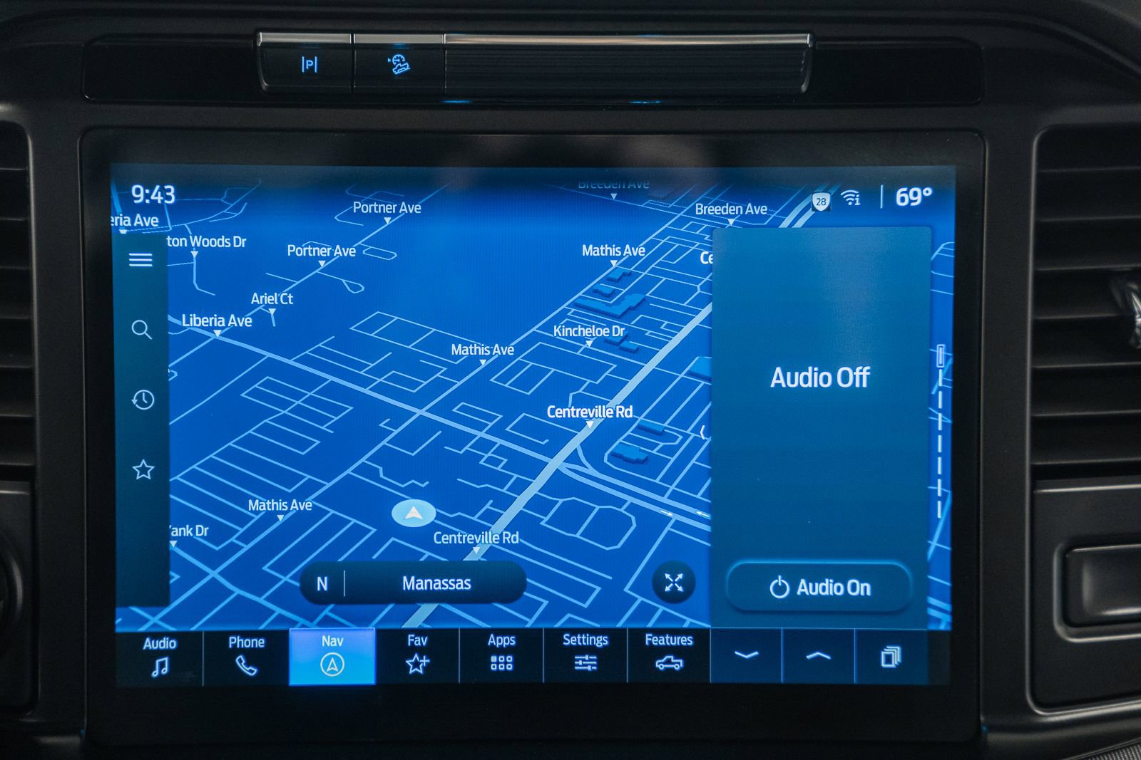 Certified 2025 Ford F150 Lariat w/ Equipment Group 502A High image 30