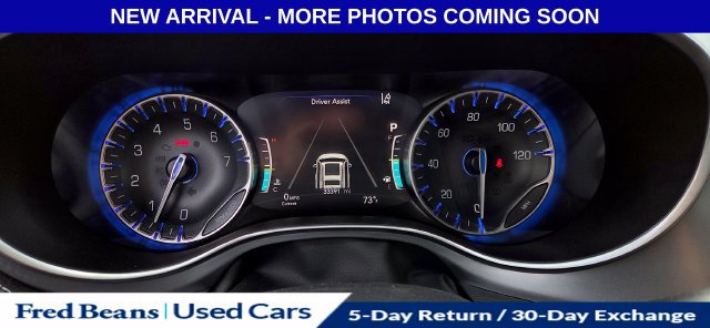 Used 2025 Chrysler Pacifica Limited FWD image 16
