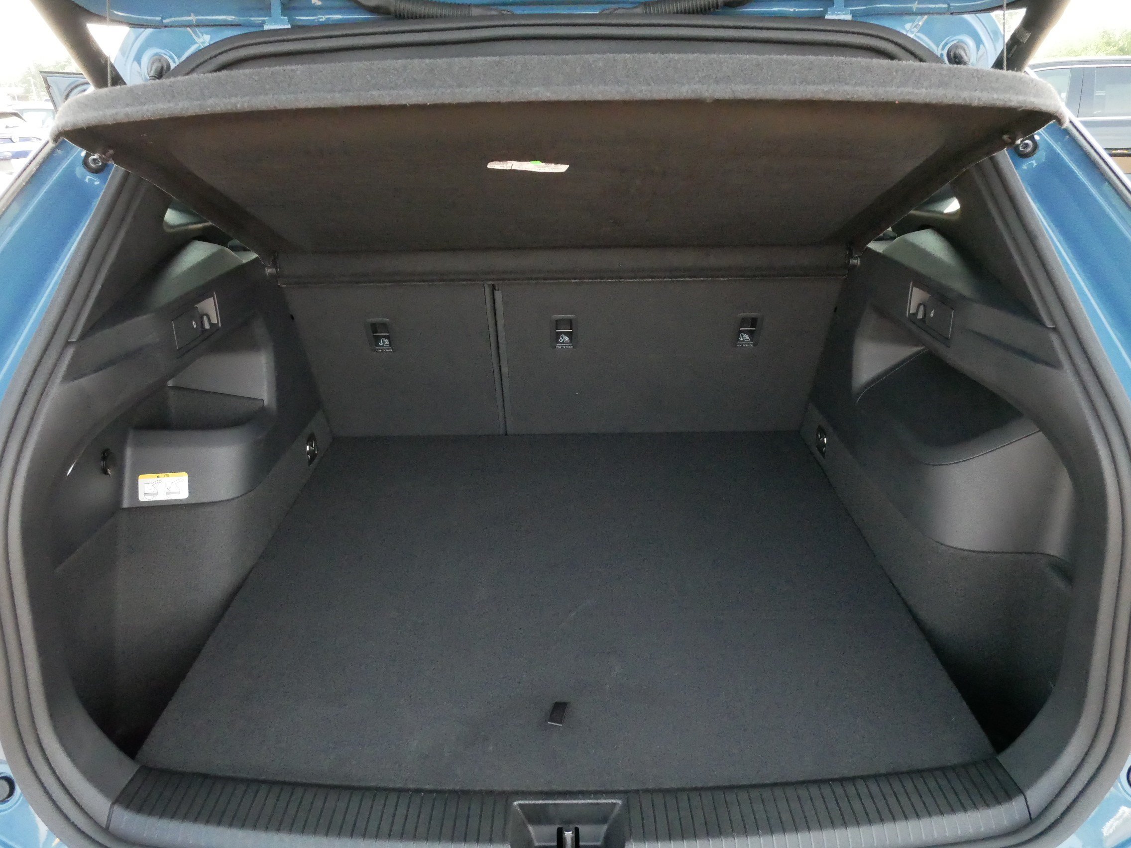 Certified 2025 Volkswagen Tiguan SEL R-Line AWD/4WD image 18