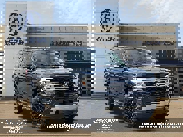 Used 2022 Ford Expedition XLT image 1
