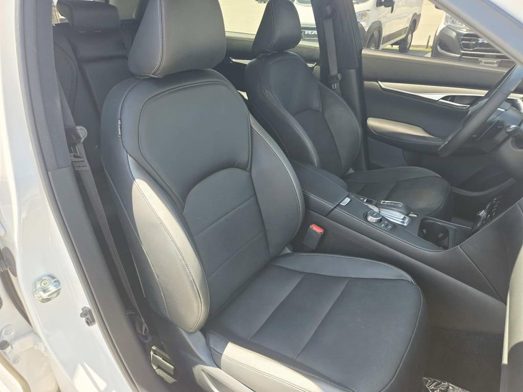 Used 2024 INFINITI QX50 Luxe AWD/4WD image 16
