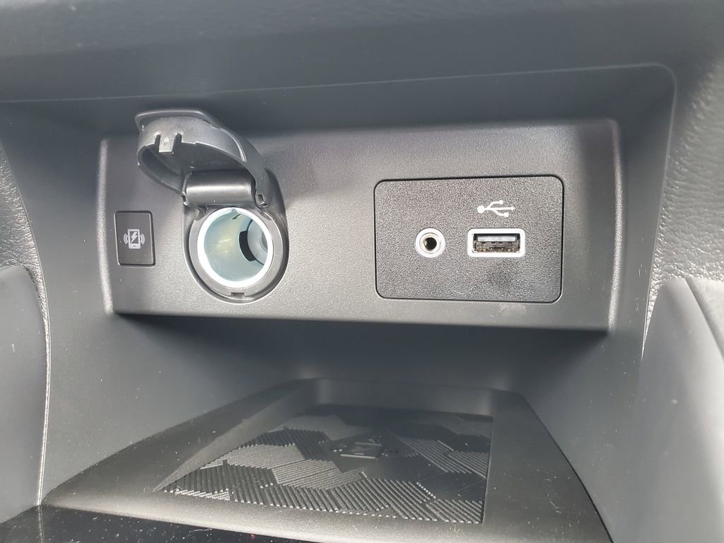 New 2025 Nissan Versa SV w/ Trunk Package FWD image 25