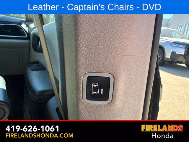 Used 2017 Chrysler Pacifica Touring-L Plus w/ Tire & Wheel Group FWD image 44