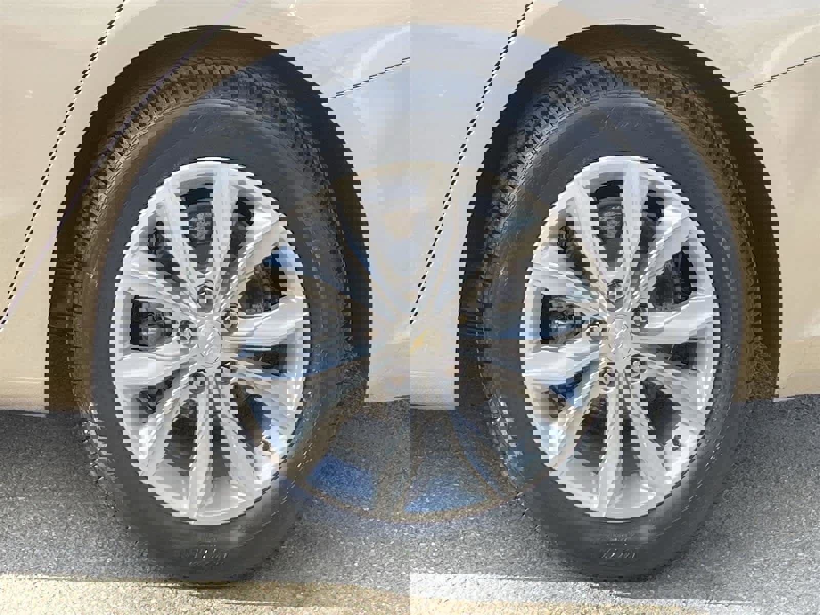 Used 2023 Chevrolet Malibu LT image 11