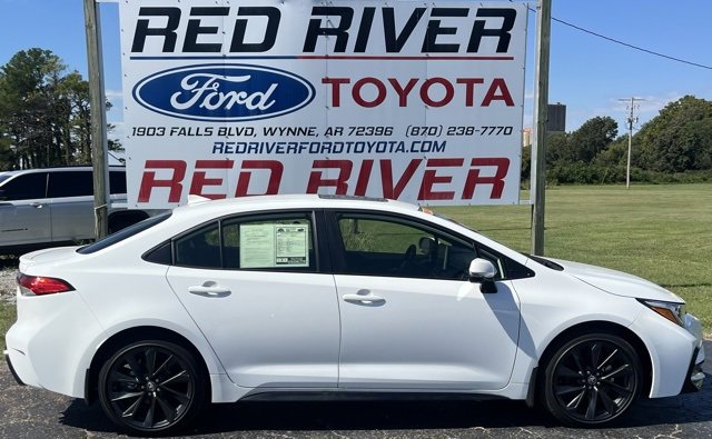 Used 2025 Toyota Corolla SE w/ SE Premium Package