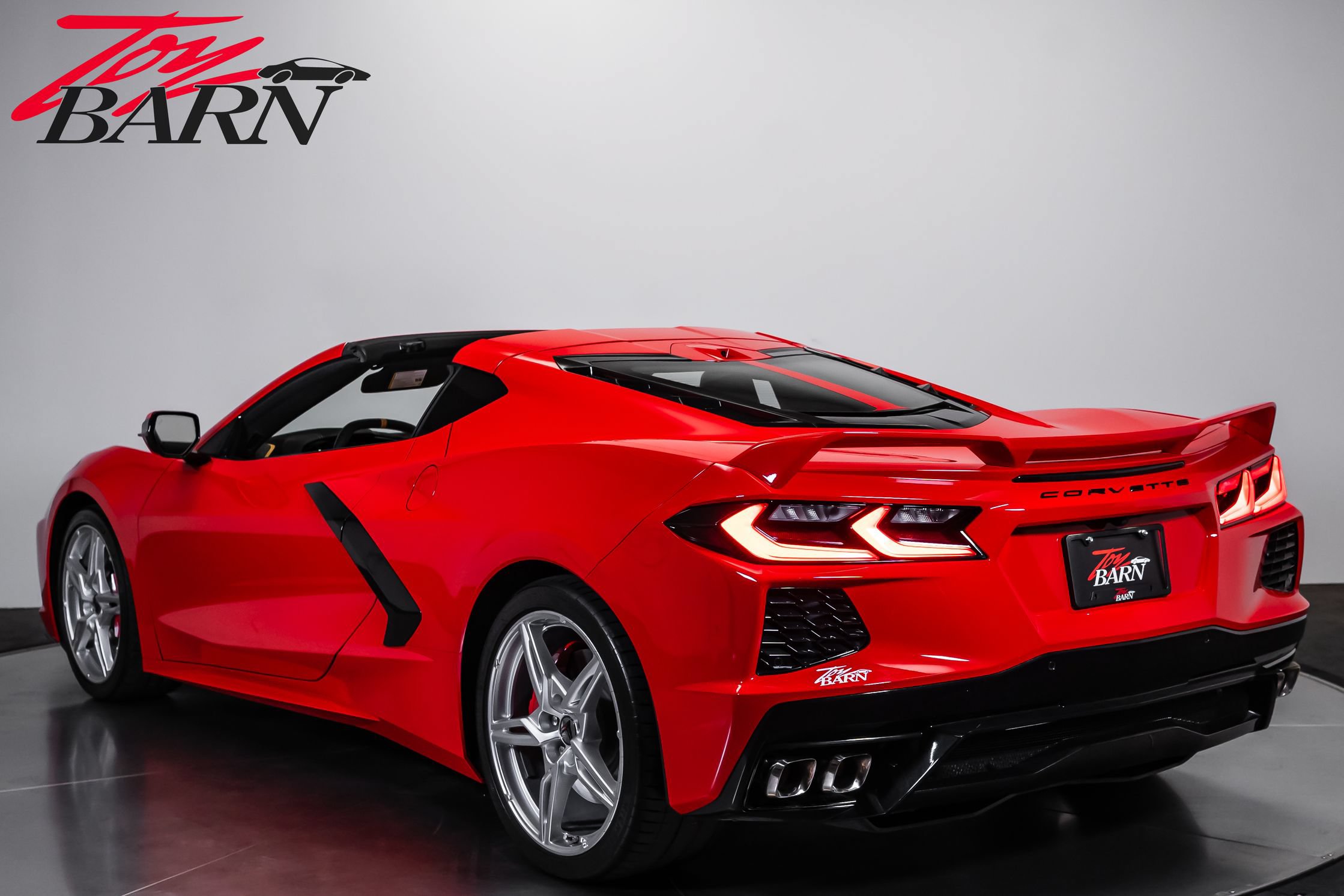 Used 2022 Chevrolet Corvette Stingray Preferred Cpe w/ Z51 Performance Package RWD image 3