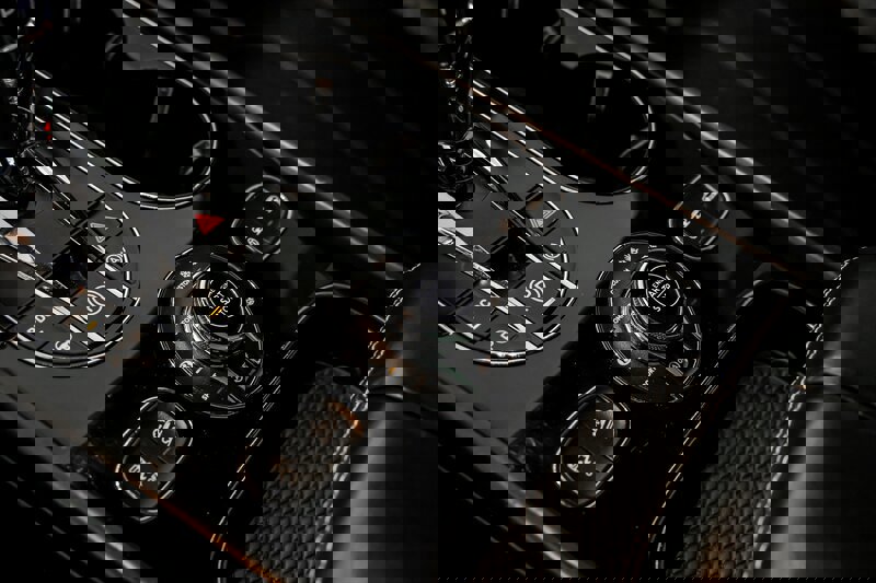 Used 2017 Bentley Bentayga image 34