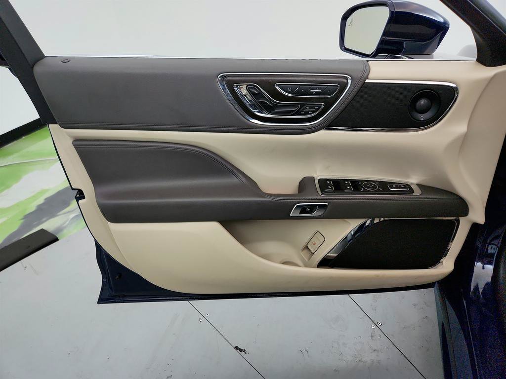 Used 2018 Lincoln Continental Reserve AWD/4WD image 21