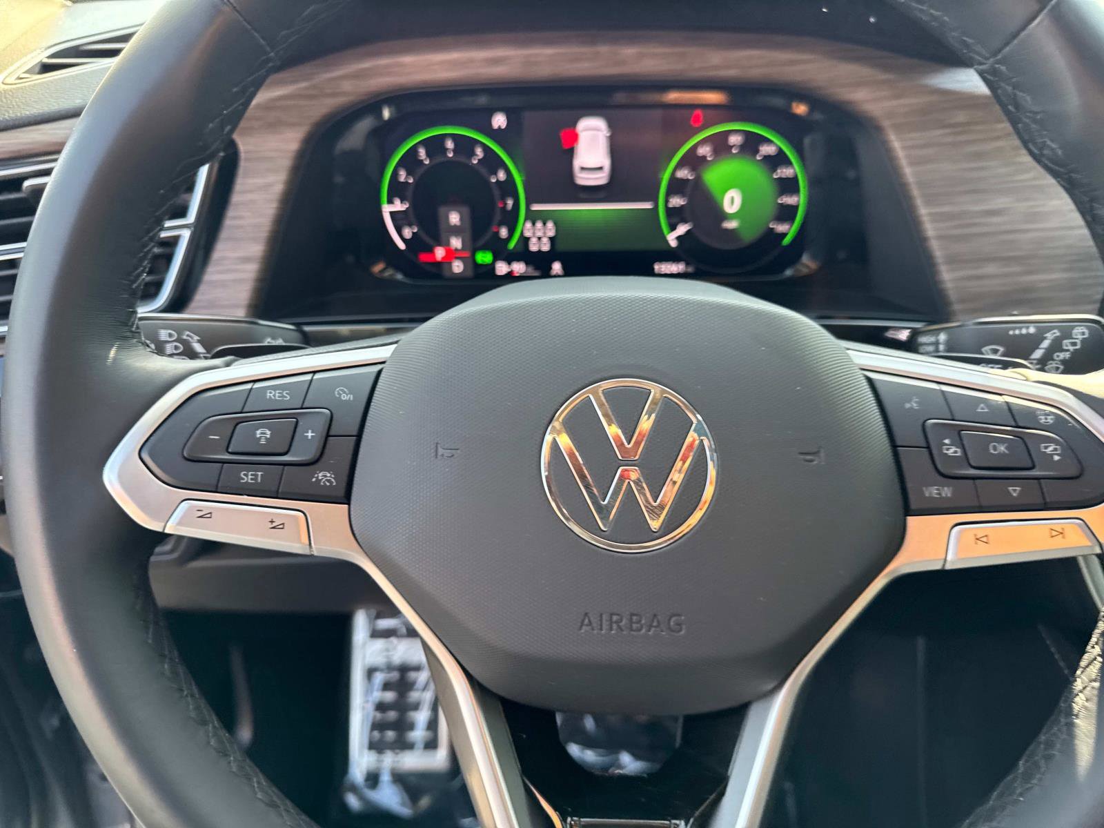 Certified 2025 Volkswagen Atlas SEL Premium R-Line image 19