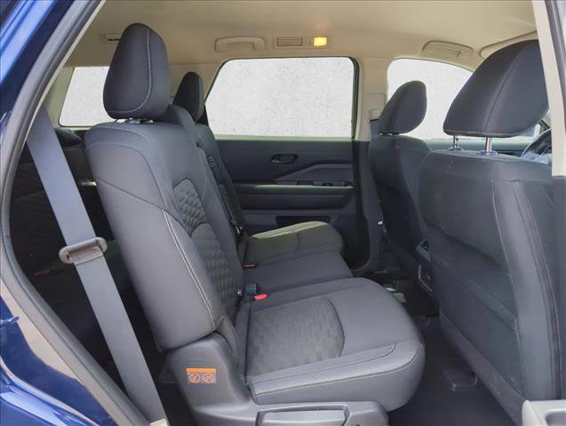 Used 2024 Nissan Pathfinder SV FWD image 19