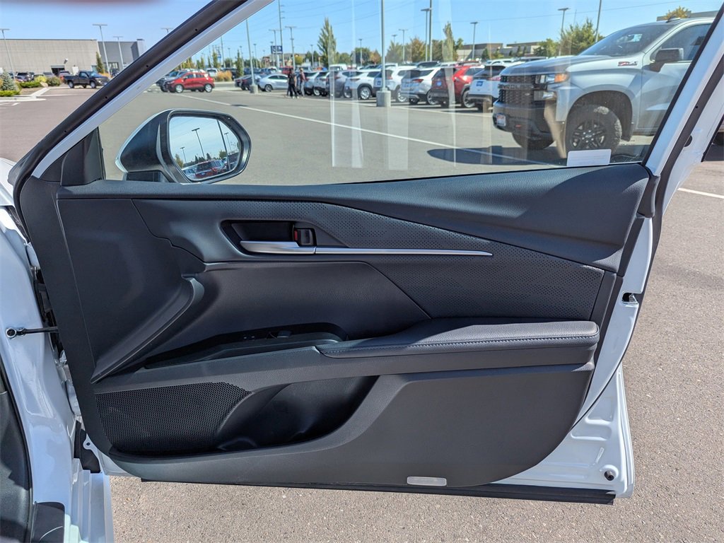 Used 2025 Toyota Camry XSE image 38