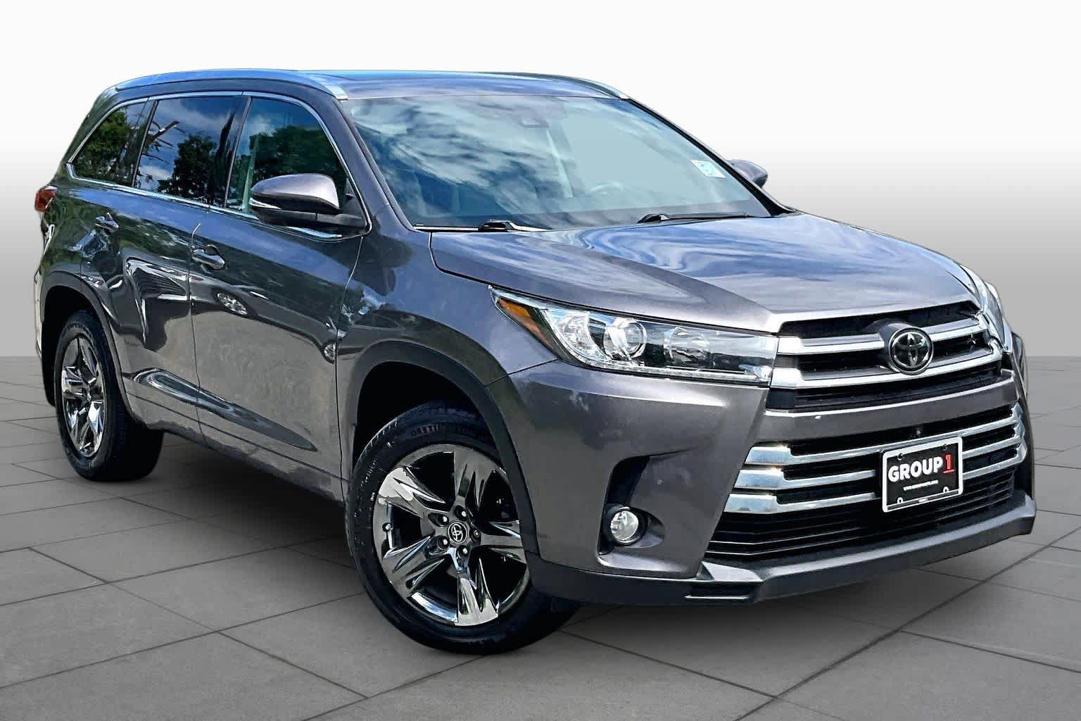 Used 2017 Toyota Highlander Limited Platinum w/ Carpet Mat Package AWD/4WD image 3