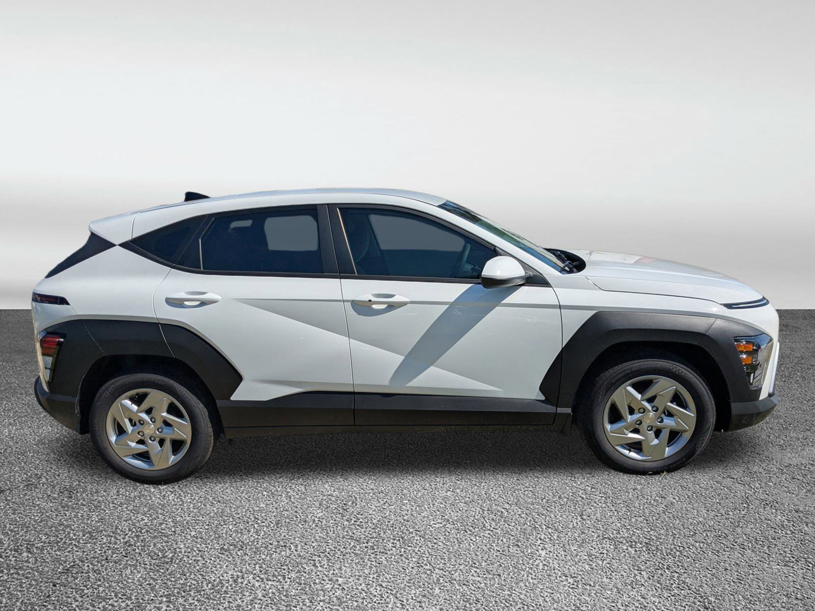 New 2026 Hyundai Kona SE image 2
