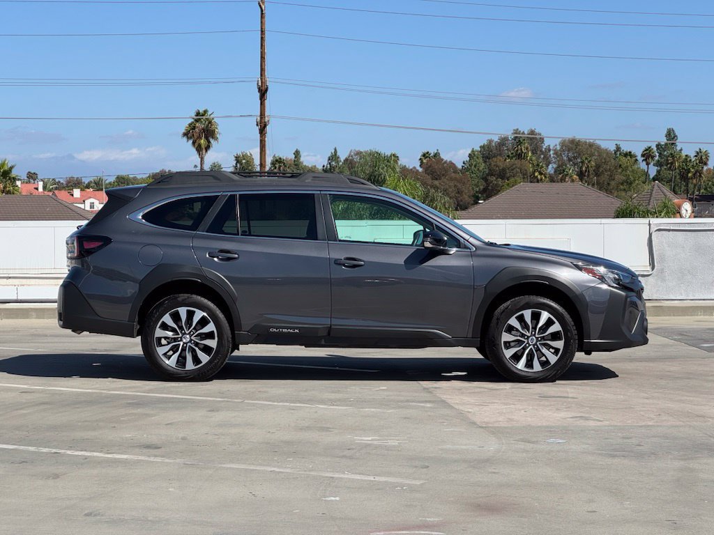 Used 2025 Subaru Outback Limited XT AWD/4WD image 30